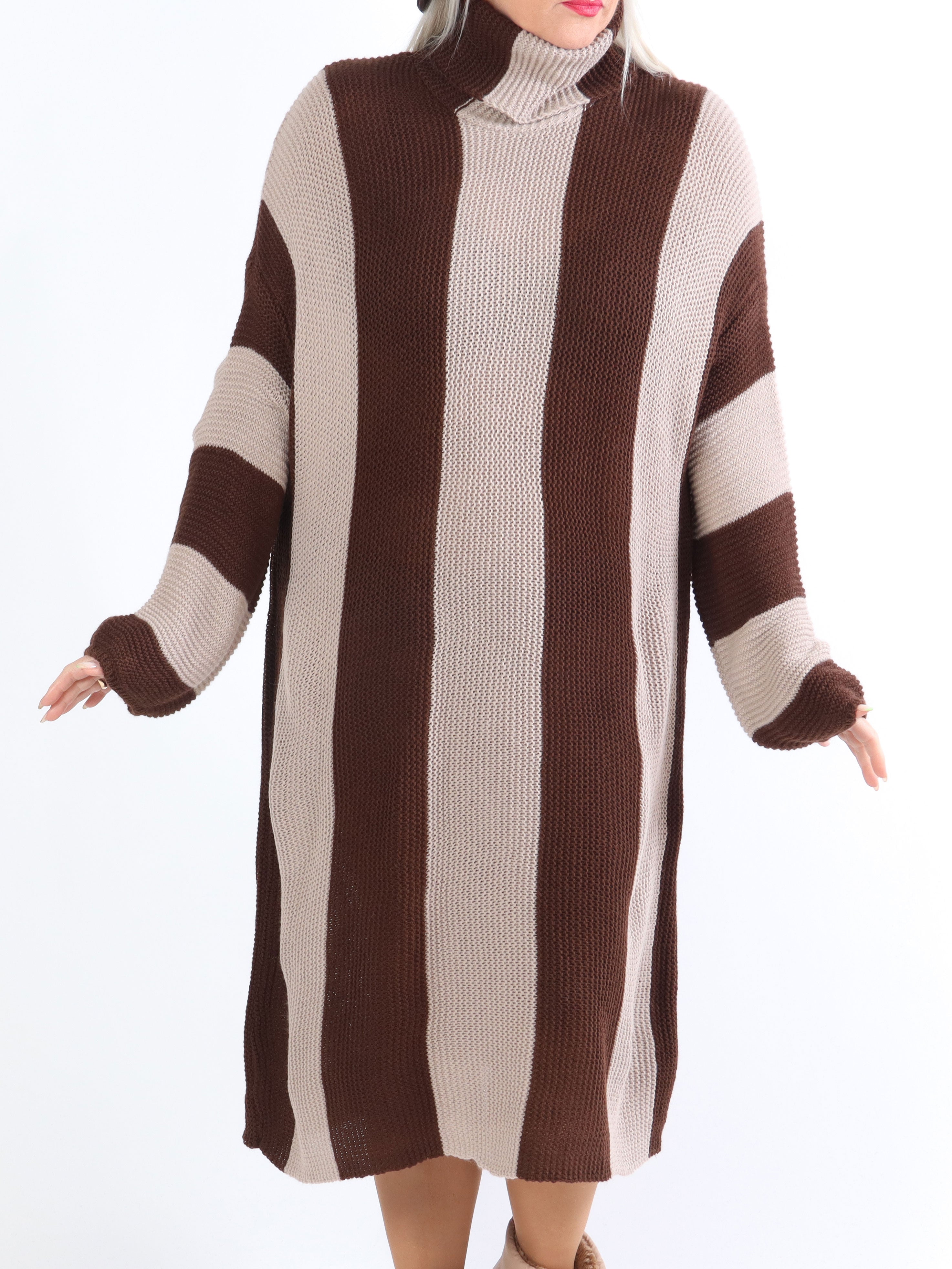 Alitta - Plus size strikkjole med rullekrave